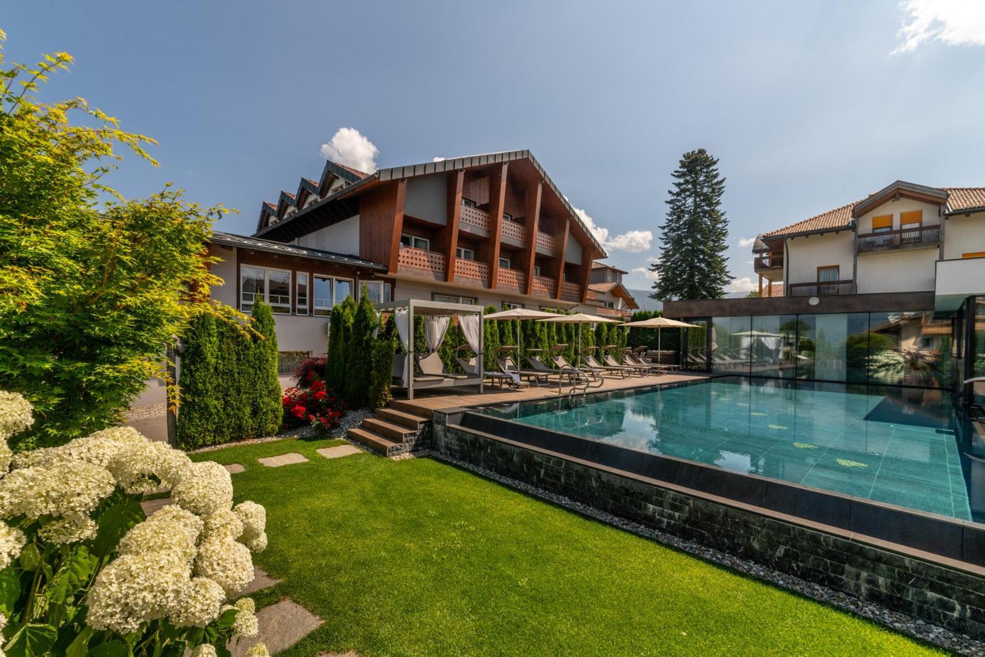 Hotel Sun Natz-Schabs エクステリア 写真