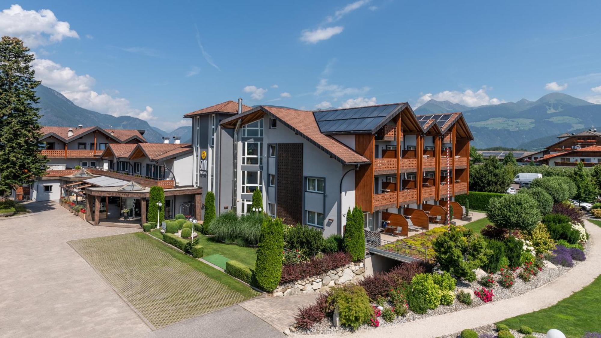 Hotel Sun Natz-Schabs エクステリア 写真